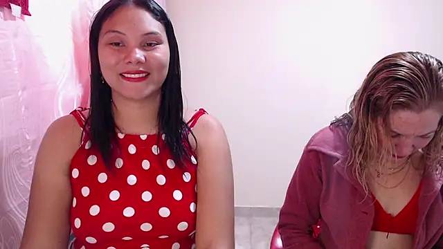 juliachannelhot online show from April 18, 7:40 pm