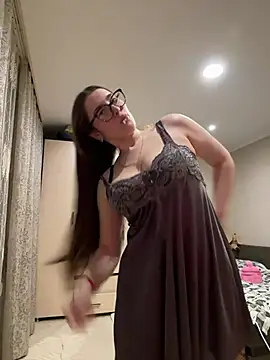 Lindasix online show from April 11, 6:33 pm