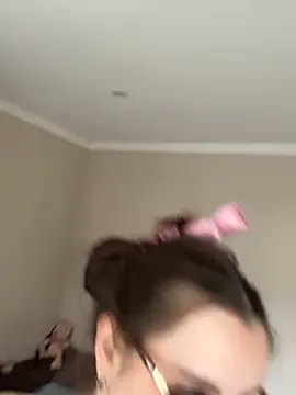 Lindasix online show from April 19, 5:40 am