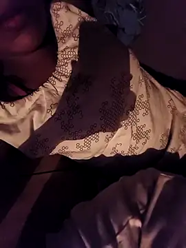 shreyaverma899 online show from April 18, 6:32 pm