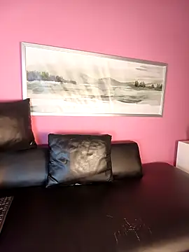 Wolfamara online show from April 10, 1:39 pm