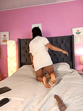 Wolfamara online show from April 15, 1:22 pm