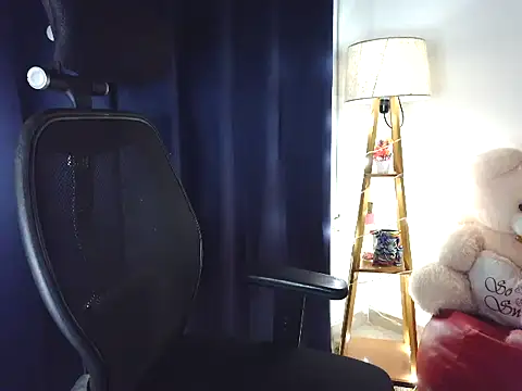 monika sassy online show from April 17, 9:50 pm