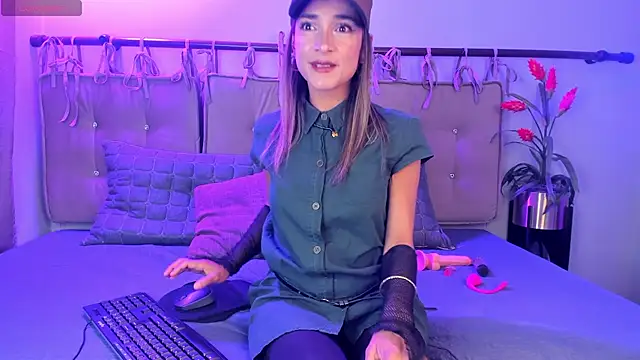 alma rose  online show from August 1, 7:05 pm
