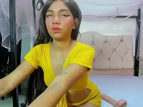 candy-paris online show from April 18, 8:31 pm