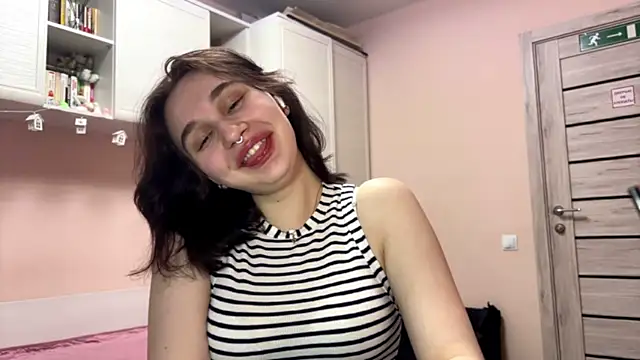 NoraSweetie online show from April 9, 5:29 pm