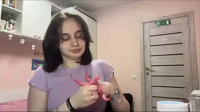 NoraSweetie online show from April 16, 8:08 pm