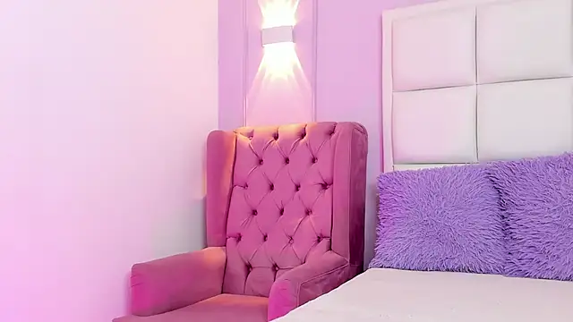 DaphneValucci online show from April 17, 4:58 am