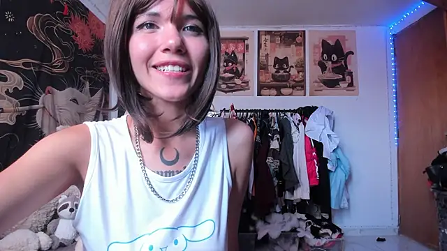 Anneharperr online show from April 18, 7:51 pm