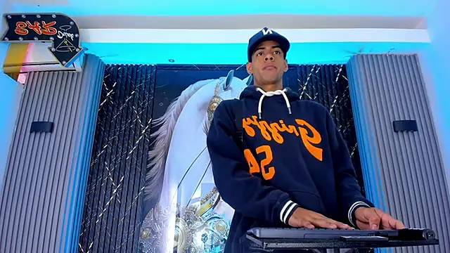 the knights of the night  online show from April 18, 3:42 am