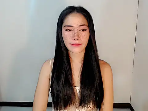 urasiankylie online show from April 18, 5:04 pm