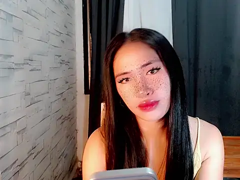 urasiankylie online show from April 15, 8:31 pm