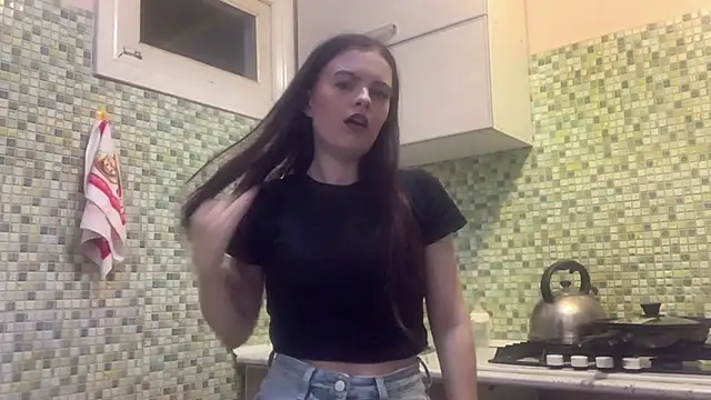 KikiAmino online show from April 3, 5:11 pm