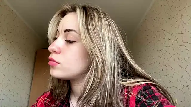 SpringSummers online show from April 17, 9:44 am