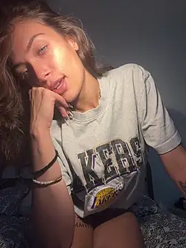 AliciaDx online show from April 12, 8:44 pm