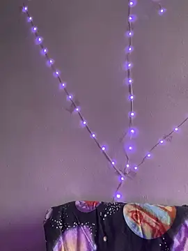 HotGirl1701 online show from April 18, 4:15 am