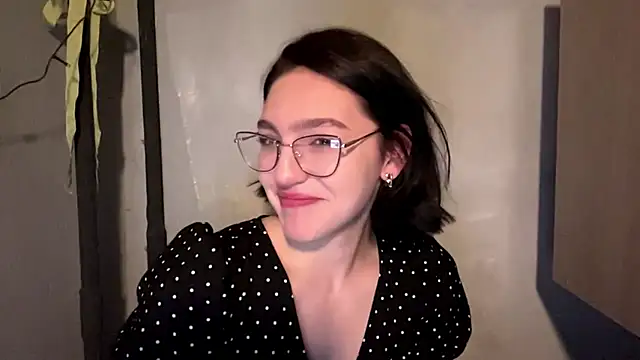 SinfulStarlight online show from April 5, 1:32 pm