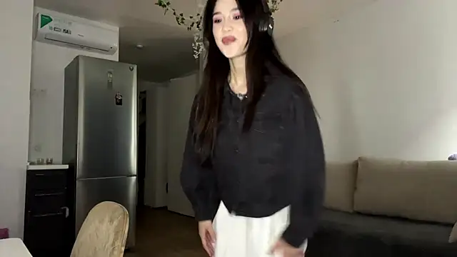 Elizabetswan online show from April 14, 11:54 am