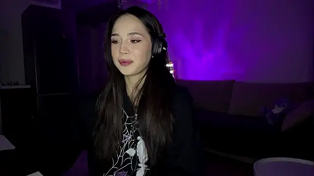 Elizabetswan online show from April 11, 9:07 pm