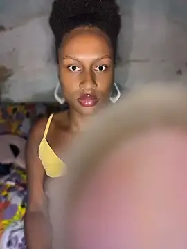 cremelyy online show from April 24, 3:42 am
