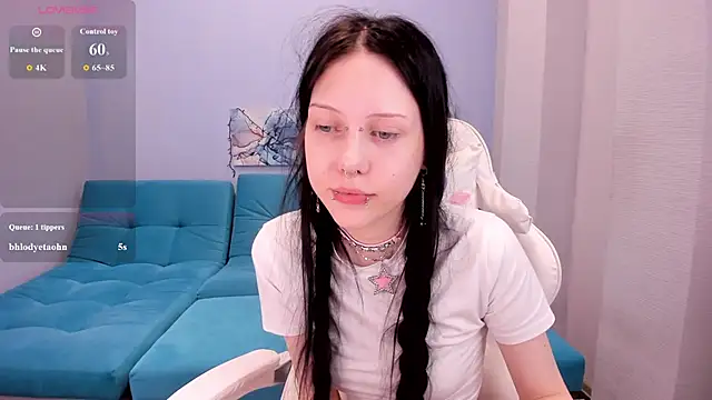 SugarBunny18 online show from April 10, 6:30 am