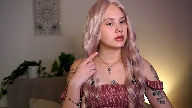 petite temptresss online show from April 18, 3:58 pm