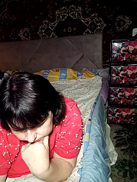 AuroKaria online show from April 3, 5:33 pm