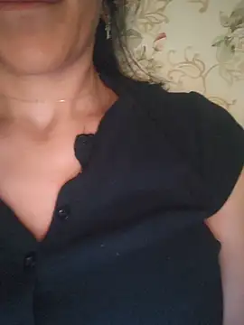 sara 41 online show from June 17, 5:03 pm