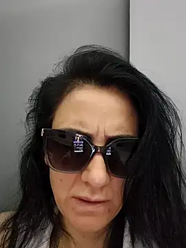 sara 41 online show from April 5, 8:52 pm