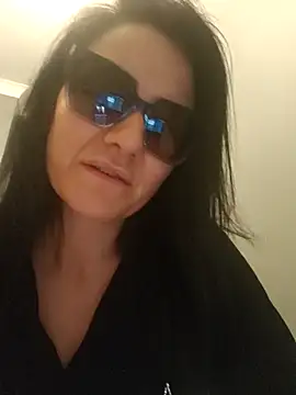 sara 41 online show from April 6, 6:31 pm