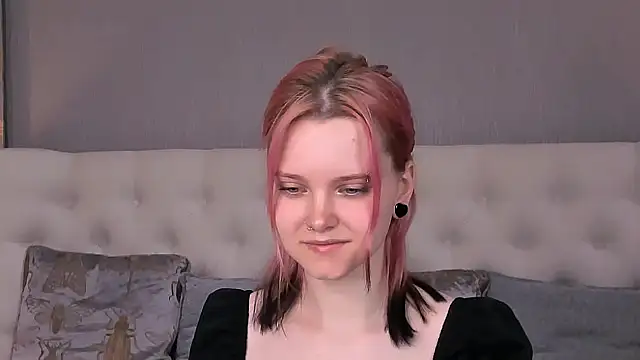 Lina Veyra online show from April 13, 9:26 pm