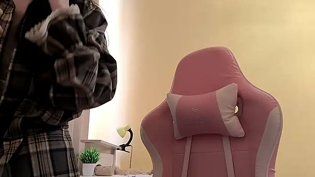 Aria Mur  online show from April 20, 2:25 am