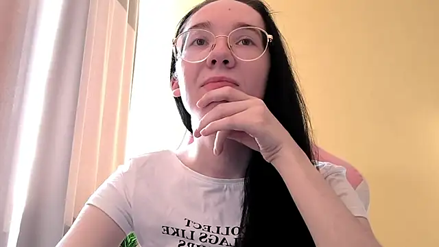 Aria Mur  online show from April 15, 3:18 am