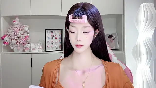 -Moonshine online show from April 17, 10:28 am