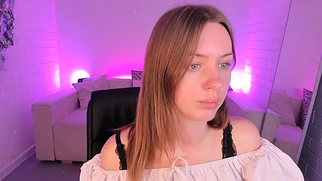 MeganClapp online show from June 3, 5:30 am