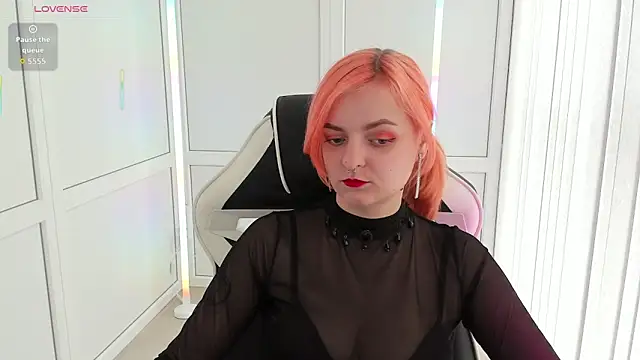 NightLeaf online show from April 17, 1:13 pm