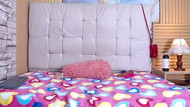 moxie monclair online show from April 18, 12:40 pm