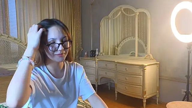 KristyMcgough online show from April 17, 1:57 pm