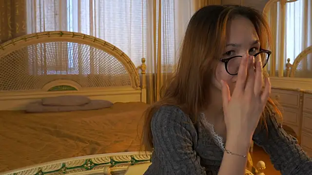 KristyMcgough online show from April 14, 12:38 pm