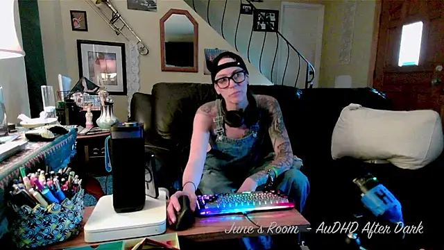 juneafterhours online show from April 25, 8:28 pm