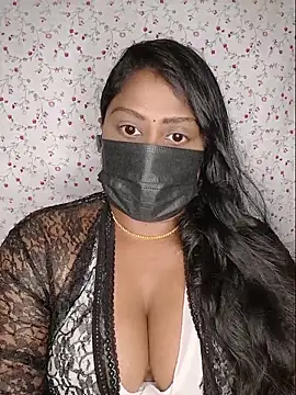 Romantic Woman online show from June 7, 6:59 pm