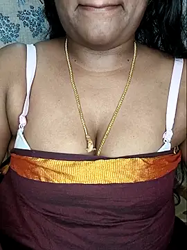 Romantic Woman online show from April 16, 9:03 pm