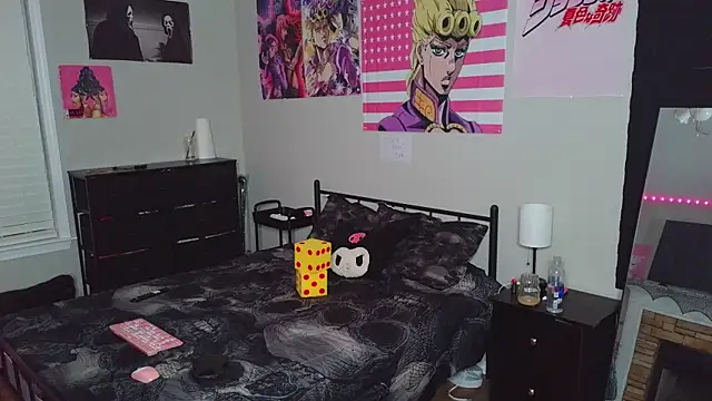 spookiebaddie online show from April 18, 2:47 am