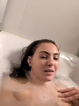 alwayswettt online show from April 17, 10:45 pm