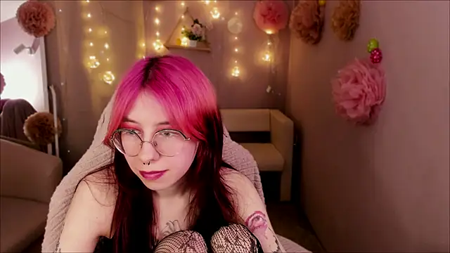 Alice Nyx online show from April 17, 9:50 pm