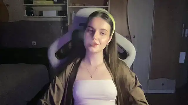 Oleksiiss online show from April 19, 12:21 am