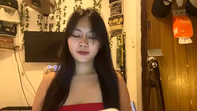 GlindaDejardin online show from April 7, 6:32 pm