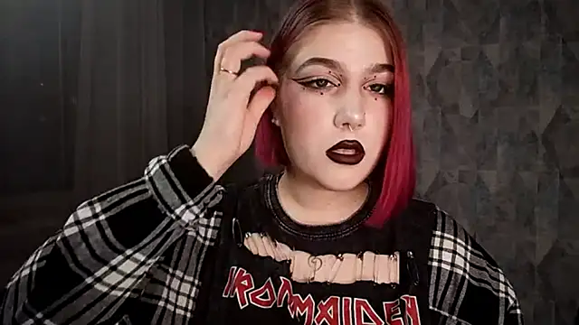 E thie online show from April 7, 3:14 pm