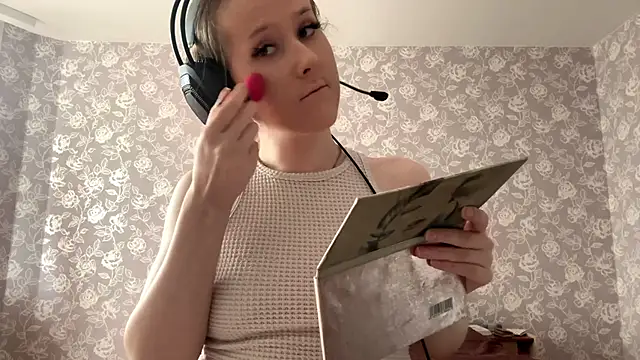 ElmiraGildea online show from April 16, 1:11 pm