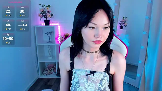 LilySparkls online show from April 16, 2:06 pm